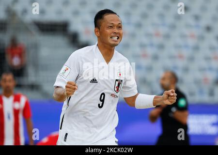 Shusei Yamauchi aus Japan feiert sein Tor während der FIFA Beach Soccer World Cup Russia 2021 Group A Match zwischen Paraguay und Japan am 19. August 2021 im Luzhniki Beach Soccer Stadium in Moskau, Russland. (Foto von Mike Kireev/NurPhoto) Stockfoto