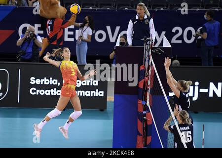 BUTEREZ Rodica, außerhalb von spiker aus Rumänien, versucht, bei Rumänien gegen Finnland, CEV EuroVolley 2021, BT Arena, Cluj-Napoca, Rumänien, 24. august 2021 (Foto von Flaviu Buboi/NurPhoto) Stockfoto