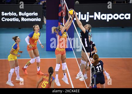 BUDAI-UNGUREANU Adelina, außerhalb von spiker aus Rumänien, versucht, während Rumänien gegen Finnland, CEV EuroVolley 2021, BT Arena, Cluj-Napoca, Rumänien, 24. august 2021 (Foto von Flaviu Buboi/NurPhoto) Stockfoto