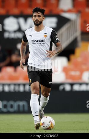 Omar Alderete aus Valencia beim Vorsaison-Freundschaftsspiel zwischen dem FC Valencia und dem AC Mailand am 4. August 2021 im Estadi de Mestalla in Valencia, Spanien. (Foto von Jose Breton/Pics Action/NurPhoto) Stockfoto