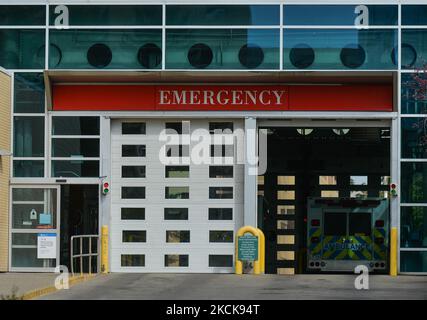 Notaufnahme am Schild des Royal Alexandra Hospital. Donnerstag, 26. August 2021, in Edmonton, Alberta, Kanada. (Foto von Artur Widak/NurPhoto) Stockfoto