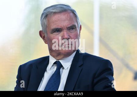 Der ehemalige Präsident der französischen Nationalversammlung, Bernard Accoyer, nimmt am 25. August 2021 an der jährlichen Sommertagung des Medef 'La Ref 2021' auf der Rennstrecke Longchamp in Paris, Frankreich, Teil. (Foto von Daniel Pier/NurPhoto) Stockfoto