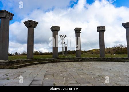 Riesige Scharten von Didgori Schlachtdenkmal, berühmtes Wahrzeichen von Georgien Stockfoto