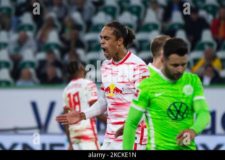 Yussuf Poulsen von RB Leipzig schaut während des Bundesliga-Spiels zwischen VfL Wolfsburg und RB Leipzig in der Volkswagen Arena am 29. August 2021 in Wolfsburg, Deutschland, auf. (Foto von Peter Niedung/NurPhoto) Stockfoto