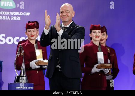 FIFA-Präsident Gianni Infantino begrüßt das Publikum während der Preisverleihung der FIFA Beach Soccer World Cup Russia 2021 am 29. August 2021 im Luzhniki Beach Soccer Stadium in Moskau, Russland. (Foto von Mike Kireev/NurPhoto) Stockfoto