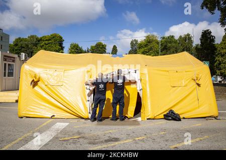 Deinstallation des INEM-Kampagnenkrankenhauses im Universitätsklinikzentrum von São João (CHUSJ), eineinhalb Jahre nach der Aufnahme der ersten COVID-19-Patienten, am 30. August 2021 in Porto, Portugal (Foto: Rita Franca/NurPhoto) Stockfoto