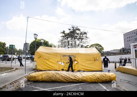 Deinstallation des INEM-Kampagnenkrankenhauses im Universitätsklinikzentrum von São João (CHUSJ), eineinhalb Jahre nach der Aufnahme der ersten COVID-19-Patienten, am 30. August 2021 in Porto, Portugal (Foto: Rita Franca/NurPhoto) Stockfoto