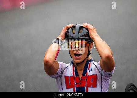 01/09/2021 Tokio, Japan. Oksana Masters of the United States feiert am 1. September 2021 auf dem Fuji International Speedway in der Präfektur Shizuoka in Oyama, Zentraljapan, den Sieg beim Radrennen der Frauen H5 bei den Paralympics in Tokio. Oksana wurde mit mehreren strahleninduzierten Geburtsfehlern geboren, die auf die Radioaktivität zurückzuführen waren, die durch den nuklearen Unfall in Tschernobyl im Norden der ukrainischen SSR in ihrem Geburtsland, der Sowjetunion, freigesetzt wurde. (Foto von Mauro Ujetto/NurPhoto) Stockfoto