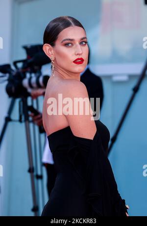 Gaia Gozzi kommt zur Vorführung des Films „E“ stata la mano di Dio“ (die Hand Gottes), der am 2. September 2021 im Rahmen des Filmfestivals von Venedig 78. im Lido von Venedig vorgestellt wurde. (Foto von Matteo Chinellato/NurPhoto) Stockfoto