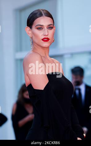 Gaia Gozzi kommt zur Vorführung des Films „E“ stata la mano di Dio“ (die Hand Gottes), der am 2. September 2021 im Rahmen des Filmfestivals von Venedig 78. im Lido von Venedig vorgestellt wurde. (Foto von Matteo Chinellato/NurPhoto) Stockfoto