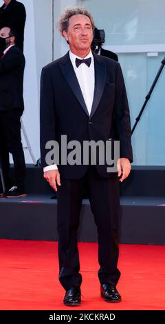 Paolo Sorrentino kommt zur Vorführung des Films „E“ stata la mano di Dio“ (die Hand Gottes), der am 2. September 2021 im Rahmen des Filmfestivals von Venedig 78. im Lido von Venedig vorgestellt wurde. (Foto von Matteo Chinellato/NurPhoto) Stockfoto