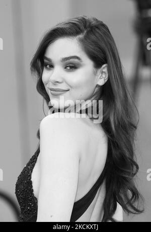 Hailee Steinfeld besucht den roten Teppich des Films 'Competencia Oficial' während der Internationalen Filmfestspiele Venedig 78. am 04. September 2021 in Venedig, Italien. (Foto von Matteo Chinellato/NurPhoto) Stockfoto