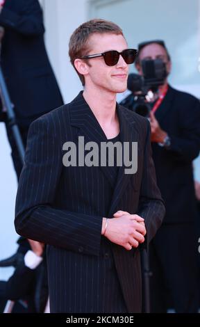 Benjamin Voisin besucht den roten Teppich des Films 'Illusions Perdues' während der Internationalen Filmfestspiele Venedig 78. am 06. September 2021 in Venedig, Italien. (Foto von Matteo Chinellato/NurPhoto) Stockfoto