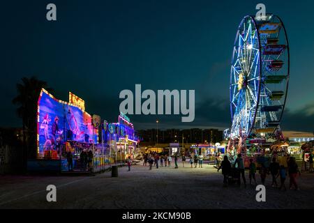 Jahrmarkt in der Secca dei Pali in Molfetta anlässlich des Patronal Festival am 10. September 2021. Anlässlich des Patronatsfestes organisierte die Stadtverwaltung dank der Zusammenarbeit von Cosimo Amato, Regionalpräsident von Anesv-agis Puglia Basilicata, und der Familie Luciani einen besonderen Tag für Kinder von 6,30 bis 8 Uhr, gefolgt von sozialen Genossenschaften und Organisationen, die sich mit Freiwilligenarbeit befassen. Jeder konnte die Attraktionen des Wandergunsaus in Secca dei Pali in Molfetta kostenlos nutzen. (Foto von Davide Pischettola/NurPhoto) Stockfoto