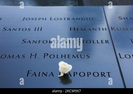 Der 20.. Jahrestag des Angriffs auf das World Trade Center, der am 11. September 2001, bekannt als 9/11, stattfand, ist mit der vollständigen Entfernung der US-Streitkräfte aus Afghanistan gekennzeichnet. Gedenkstätte des WTC, bekannt als Ground Zero oder The Pile nach den Anschlägen vom 11. September in Lower Manhattan in New York City, mit zwei Pools, dem North Pool und dem South Pool neben dem Memorial Park und dem Museum mit den Namen auf den Tafeln rund um den Pool. New York City, NY, USA am 25. Januar 2020 (Foto von Nicolas Economou/NurPhoto) Stockfoto