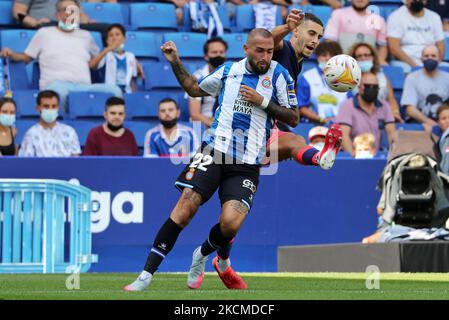 Mario Hermoso und Aleix Vidal während des Spiels zwischen dem FC RCD Espanyol und Atletico de Madrid, entsprechend der Woche 4 der Liga Santander, gespielt im RCDE Stadium, am 12.. September 2021, in Barcelona, Spanien. (Foto von Joan Valls/Urbanandsport/NurPhoto) Stockfoto