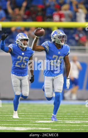 Detroit Lions Eckpfeiler Ifeatu Melifonwu (26) feiert nach einer fummeligen Erholung während der zweiten Hälfte eines NFL-Fußballspiels gegen die San Francisco 49ers in Detroit, Michigan, USA, am Sonntag, 12. September 2021. (Foto von Jorge Lemus/NurPhoto) Stockfoto