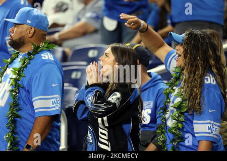 Detroit Lions-Fans jubeln während eines NFL-Fußballspiels zwischen den Detroit Lions und dem San Francisco 49ers in Detroit, Michigan, USA, am Sonntag, 12. September 2021. (Foto von Amy Lemus/NurPhoto) Stockfoto