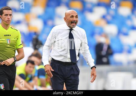 Napolis Cheftrainer Luciano Spalletti reagiert während des Spiels SSC Napoli gegen Juventus FC in der italienischen Fußballserie A am 11. September 2021 im Diego Armando Maradona Stadion in Neapel, Italien (Foto: Carmelo Imbesi/LiveMedia/NurPhoto) Stockfoto