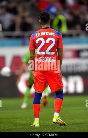 Valentin Gheorghe in Aktion während des Spiels der Rumänienliga 1 zwischen FCSB und Dinamo Bucharest, gespielt auf der Arena Nationala in Bukarest, am Sonntag, 12. September 2021. (Foto von Alex Nicodim/NurPhoto) Stockfoto