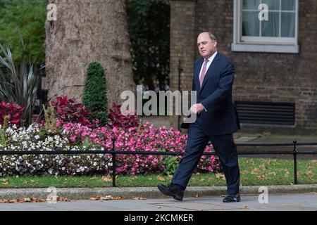 LONDON, VEREINIGTES KÖNIGREICH - 15. SEPTEMBER 2021: Der Verteidigungsminister Ben Wallace kommt in der Downing Street an, als der britische Premierminister Boris Johnson am 15. September 2021 in London, England, eine Umbildung seines Top-Ministerteams durchführt. (Foto von Wiktor Szymanowicz/NurPhoto) Stockfoto