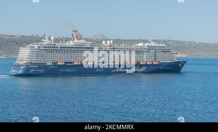 Le navire de croisières Mein Schiff 5 de la compagnie TUI Croisières au Port de Chania en Crète. Stockfoto