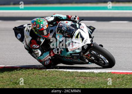 Chaz Davies vom Goelven Team mit Ducati Panigale V4 R während der Hyundai N Catalunya WorldSBK Runde der FIM World Superbike Championship auf dem Circuit de Catalunya in Barcelona, Spanien. (Foto von DAX Images/NurPhoto) Stockfoto