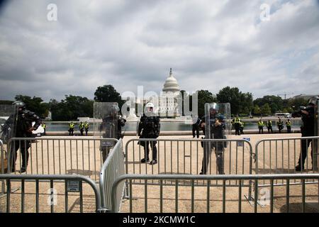 Am 18. September versammelten sich 2021 Anhänger des Aufruhrs des Capitols auf dem Union Square in Washington, D.C., inmitten erhöhter Sicherheit. (Foto von Karla Ann Cote/NurPhoto) Stockfoto