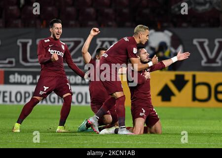 Spieler des CFR Cluj feiern Torstand während des CFR Cluj und der Universitatea Craiova, rumänische Liga 1, am 20. September 2021 im Stadion Dr. Constantin Radulescu in Cluj-Napoca, Rumänien. (Foto von Flaviu Buboi/NurPhoto) Stockfoto