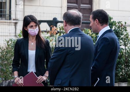 Virginia Raggi,Umberto Lebruto während der Pressekonferenz zur Präsentation des Umbauprojekts der Piazza dei Cinquecento, in Rom, Italien, am 20. September 2021. (Foto von Andrea Ronchini/NurPhoto) Stockfoto