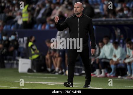 Levante UD-Manager Paco LOPEZ beim Spiel in der Liga zwischen Levante UD und Celta de Vigo im Stadion Ciutat de Valencia am 21. September 2021. (Foto von Jose Miguel Fernandez/NurPhoto) Stockfoto