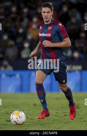 Nikola Vukcevic von Levante UD während des La-Liga-Spiels zwischen Levante UD und Celta de Vigo im Stadion Ciutat de Valencia am 21. September 2021. (Foto von Jose Miguel Fernandez/NurPhoto) Stockfoto