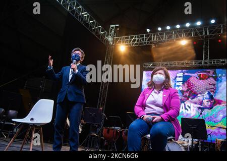 Die Bürgermeisterin von Bogota, Claudia Lopez (Sprecherin), und die Ministerin für Freizeit und Sport, IDRD Blanca Duran (rechts), begrüßten am 21. September 2021 die kolumbianischen Paralympics, die an den Paralympics 2020+1 in Tokio teilgenommen haben, in Bogota, Kolumbien. (Foto von Sebastian Barros/NurPhoto) Stockfoto