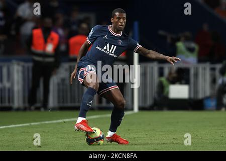 Georginio Wijnaldum von PSG kontrolliert den Ball während des Ligue 1 Uber Eats-Spiels zwischen Paris Saint Germain und Lyon im Parc des Princes am 19. September 2021 in Paris, Frankreich. (Foto von Jose Breton/Pics Action/NurPhoto) Stockfoto