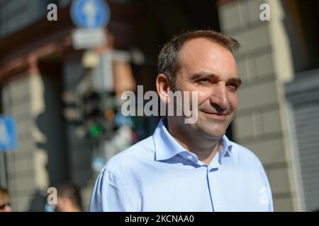 Der Bürgermeisterkandidat der Stadt Turin Stefano Lo Russo während des Klimastreiks am 24. September 2021 in Turin, Italien. Rund 16 Städte in ganz Europa haben Proteste gegen den Klimawandel geplant, um intersektionale Klimagerechtigkeit zu fordern. FridaysForFuture ist eine globale Klimastreik-Bewegung von Schülern, die im August 2018 mit der schwedischen Schülerin Greta Thunberg mediatisiert wurde. (Foto von Alberto Gandolfo/NurPhoto) Stockfoto