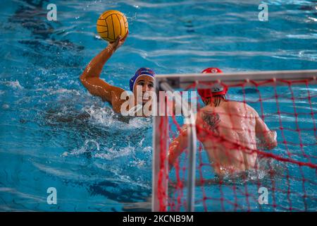 RODRIGUEZ MARTINEZ Oriol und jung Dawid (AZS) beim len Cup - Champions League Wasserball Spiel AZS UW Waterpolo Warschau (POL) gegen CN Terrassa (ESP) am 24. September 2021 in den Zanelli Pools in Savona, Italien (Foto by Danilo Vigo/LiveMedia/NurPhoto) Stockfoto