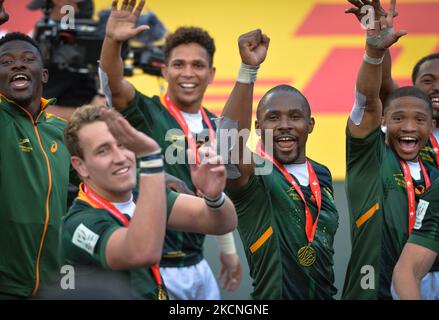 Mitglieder des südafrikanischen Rugby-Sevens-Teams feiern im Commonwealth Stadium in Edmonton nach dem Gewinn der HSBC World Rugby Seven Series 2021. Am Sonntag, den 26. September 2021, in Edmonton, Alberta, Kanada. (Foto von Artur Widak/NurPhoto) Stockfoto