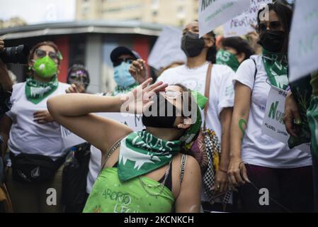 Demonstration für die Entkriminalisierung von Abtreibungen während des Welttages der Aktion für legale und sichere Abtreibung in Lateinamerika und der Karibik in Caracas am 28. September 2021. (Foto von Jonathan Lanza/NurPhoto) Stockfoto