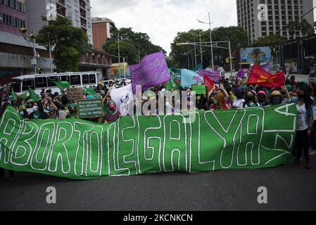 Demonstration für die Entkriminalisierung von Abtreibungen während des Welttages der Aktion für legale und sichere Abtreibung in Lateinamerika und der Karibik in Caracas am 28. September 2021. (Foto von Jonathan Lanza/NurPhoto) Stockfoto