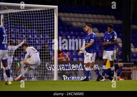 Harrison McGahey von Oldham Athletic während des EFL Trophy-Spiels zwischen Oldham Athletic und Leeds United im Boundary Park, Oldham, am Dienstag, den 28.. September 2021. (Foto von Eddie Garvey/MI News/NurPhoto) Stockfoto