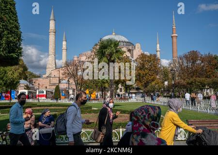 Besucher der Hagia Sophia in Istanbul, Türkei, am 28. September 2021. (Foto von Erhan Demirtas/NurPhoto) Stockfoto