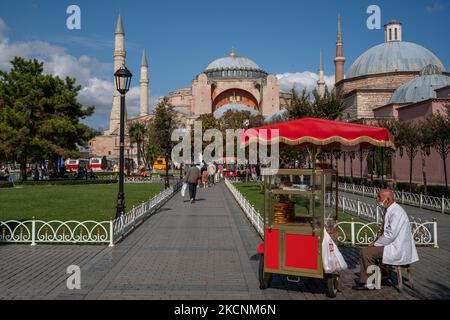 Besucher der Hagia Sophia in Istanbul, Türkei, am 28. September 2021. (Foto von Erhan Demirtas/NurPhoto) Stockfoto