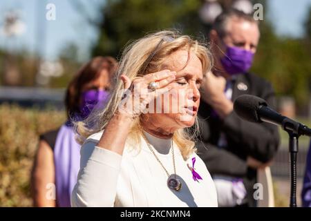 Die Kongressabgeordnete Debbie Dingell (D-MI) spricht während einer Pressekonferenz, auf der die überparteiliche Arbeitsgruppe für sucht und psychische Gesundheit ihre legislative Agenda für 2021 vorstellt, über die Zahl der Opioidabhängigkeit, die ihre Konstiuenten und ihre eigene Familie gefordert hat. (Foto von Allison Bailey/NurPhoto) Stockfoto