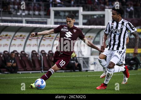 Torino-Mittelfeldspieler Sasa Lukic (10) im Einsatz während des Fußballspiels der Serie A n.7 TORINO - JUVENTUS am 02. Oktober 2021 im Stadio Olimpico Grande Torino in Turin, Piemont, Italien. (Foto von Matteo Bottanelli/NurPhoto) Stockfoto