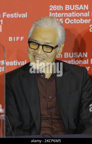 Regisseur im Sang Su besucht die Reporterfrage und -Antwort während der Filmveranstaltung zur Eröffnung des Busan International Film Festival 26. im Busan Cinema Center am 06. Oktober 2021 in Busan, Südkorea. (Foto von Seung-il Ryu/NurPhoto) Stockfoto