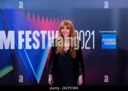 Charlotte Tilbury nimmt an der Premiere der „The Tender Bar“ während des BFI London Film Festival 65. in der Royal Festival Hall in London, Großbritannien, am 10. Oktober 2021 Teil. (Foto von Maciek Musialek/NurPhoto) Stockfoto