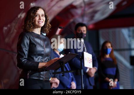 Die Präsidentin der Gemeinde Madrid, Isabel Diaz Ayuso, während der Präsentation der neuen Vinyl-Reproduktionen repräsentativer Werke des Museo Nacional del Prado am 11. Oktober 2021 in Madrid, Spanien, im Estacion del Arte de Metro. (Foto von Oscar Gonzalez/NurPhoto) Stockfoto