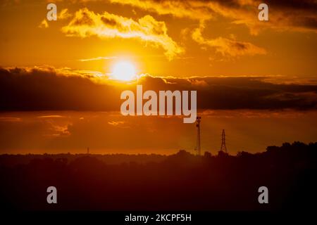 Die Sonne ist vom Mt. Echo Park, der sich über Cincinnati erhebt. Montag, 12. Oktober 2021, in Cincinnati, OH. (Foto von Jason Whitman/NurPhoto) Stockfoto