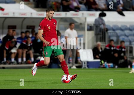 Portugals Verteidiger Ruben Dias in Aktion während der FIFA Fußball-Weltmeisterschaft Katar 2022 Qualifikationsgruppe Ein Fußballspiel zwischen Portugal und Luxemburg, am 12. Oktober 2021 im Algarve-Stadion in Faro, Portugal. (Foto von Pedro FiÃºza/NurPhoto) Stockfoto