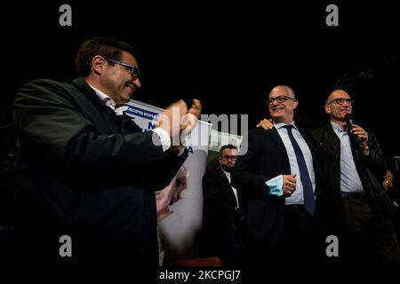 Alessio D'Amato, Roberto Gualtieri, Enrico Letta treffen sich am 12. Oktober 2021 im Stadtteil Testaccio in Rom, Italien, zur Vorbereitung der zweiten Wahlrunde für den Bürgermeister von Rom. (Foto von Andrea Ronchini/NurPhoto) Stockfoto